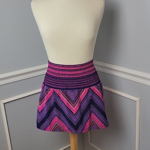 EXPRESS Purple Pink Chevron Pattern Smocked Waist Retro Boho Party Mini Skirt M - Picture 1 of 7